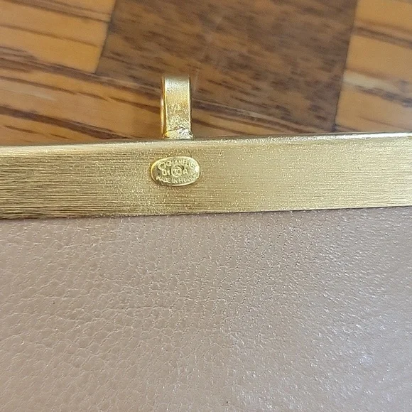 A beautiful Chanel Cuff - Picture 3 of 6